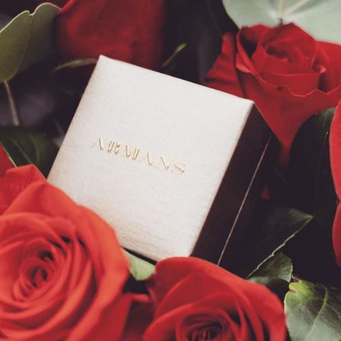 How to Buy an Engagement Ring Online