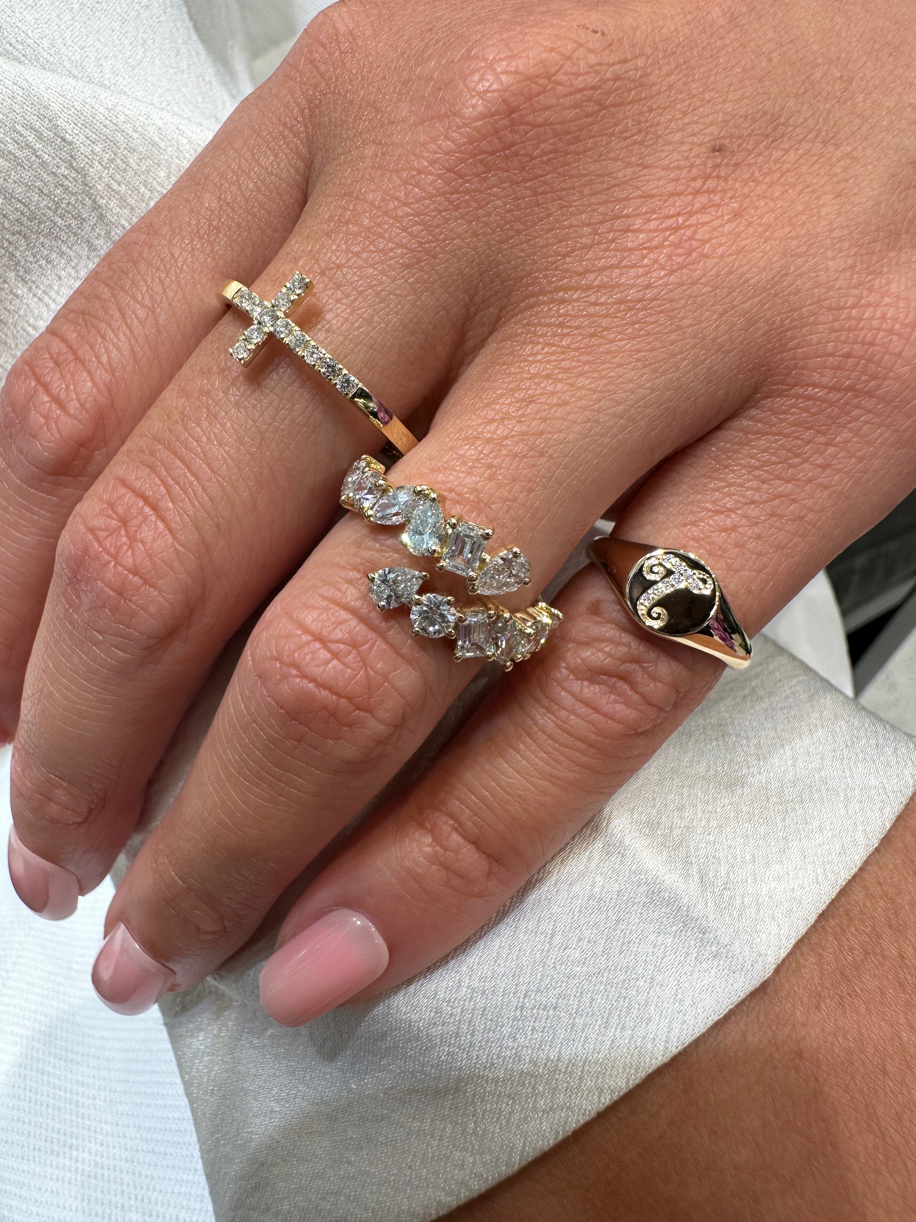 Cross engagement deals ring