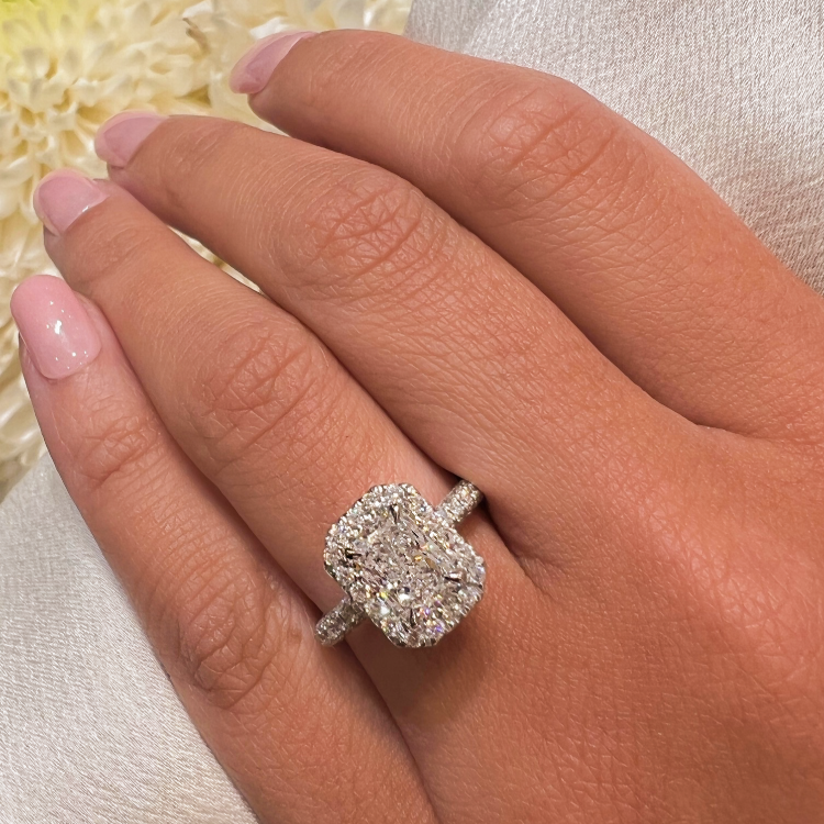 Radiant Seamless Halo Engagement Ring